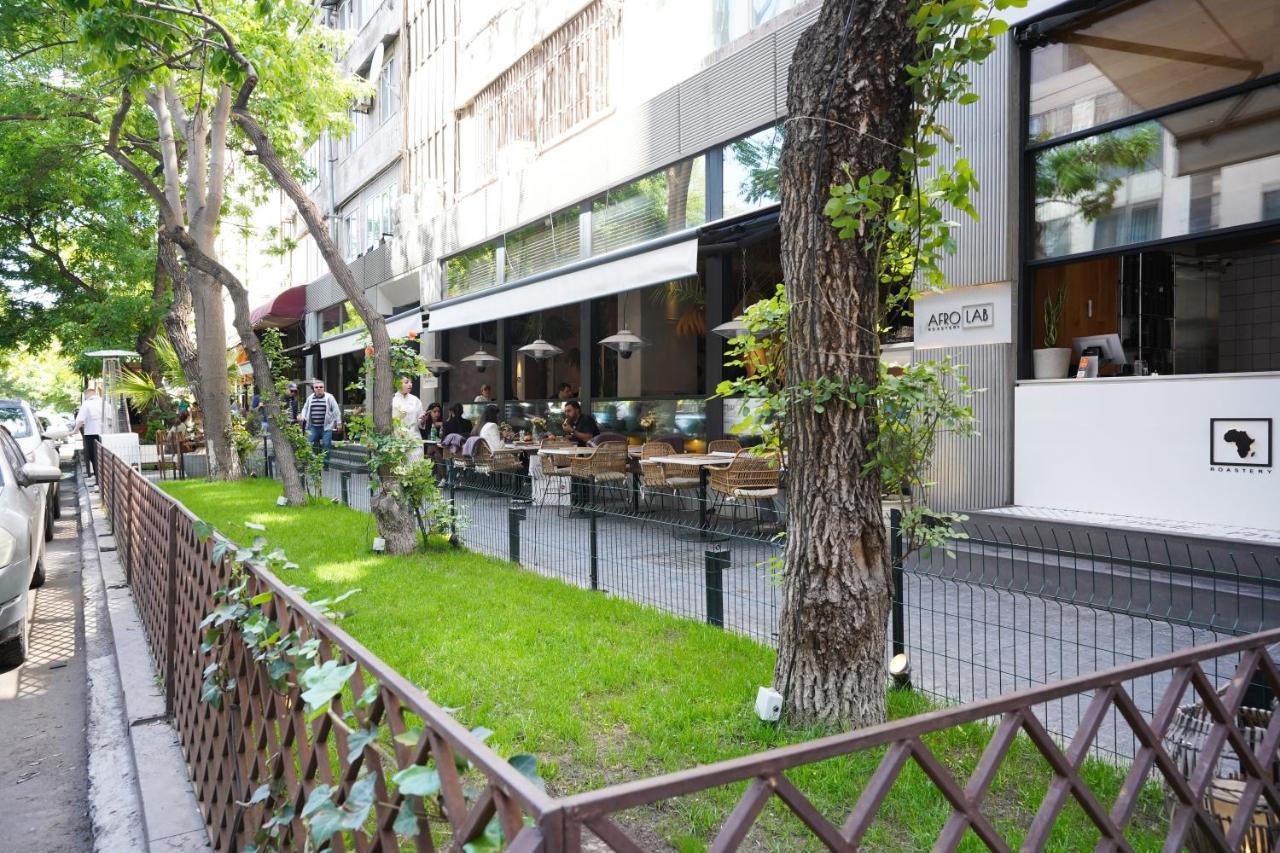 Soho Hotel City Centre Jerevan Buitenkant foto