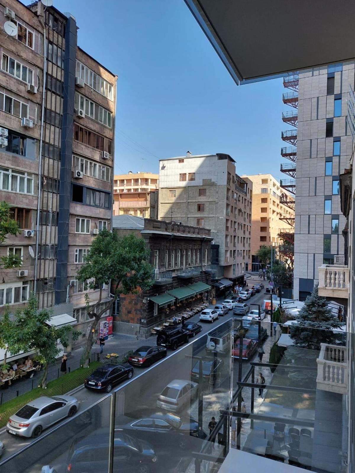 Soho Hotel City Centre Jerevan Buitenkant foto